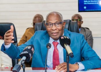 Conakry: Départ des boursiers de campus france : le premier Ministre Amadou Oury BAH invite au patriotisme et au service de la nation